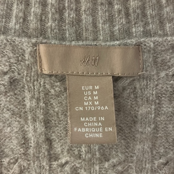 H&M Oversized Cable Cardigan Sweater - Picture 4 of 5